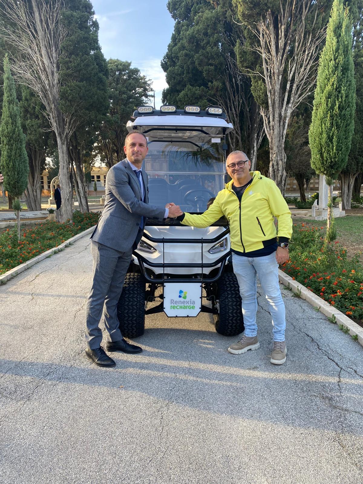 Due golf cart elettrici donati al Comune