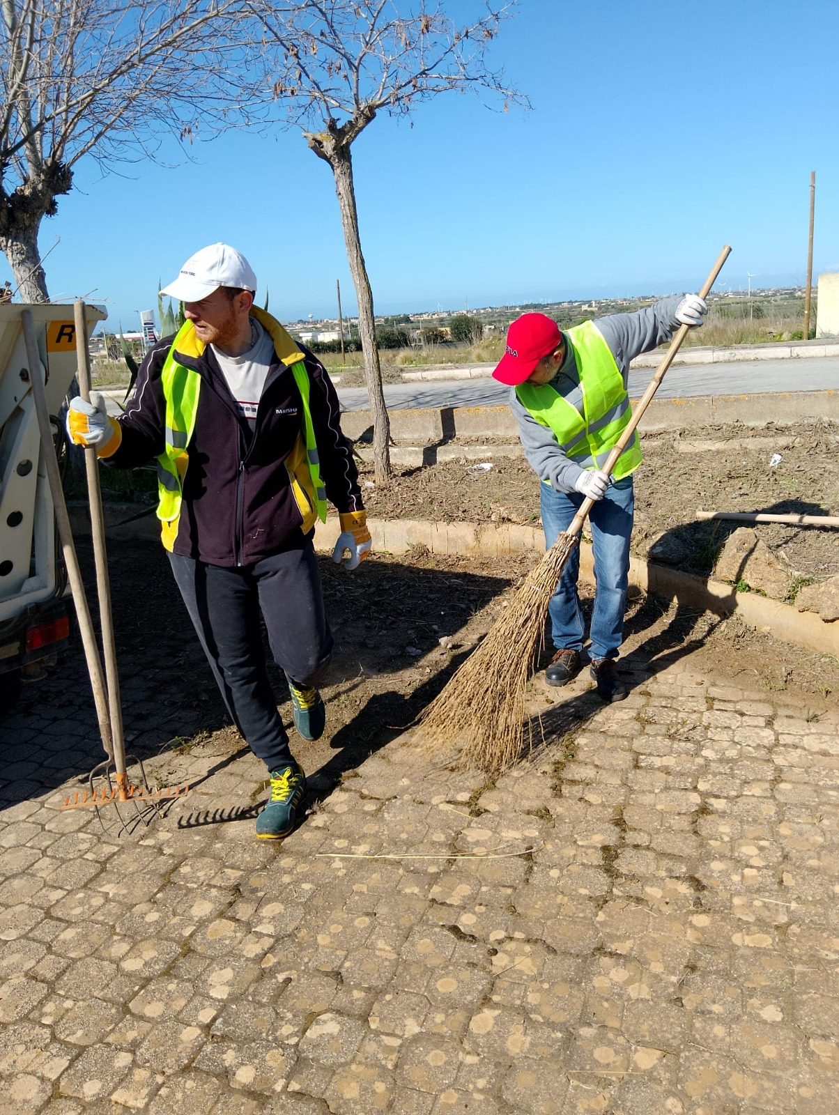 Proseguono i lavori di pulizia e scerbatura a Mazara Due